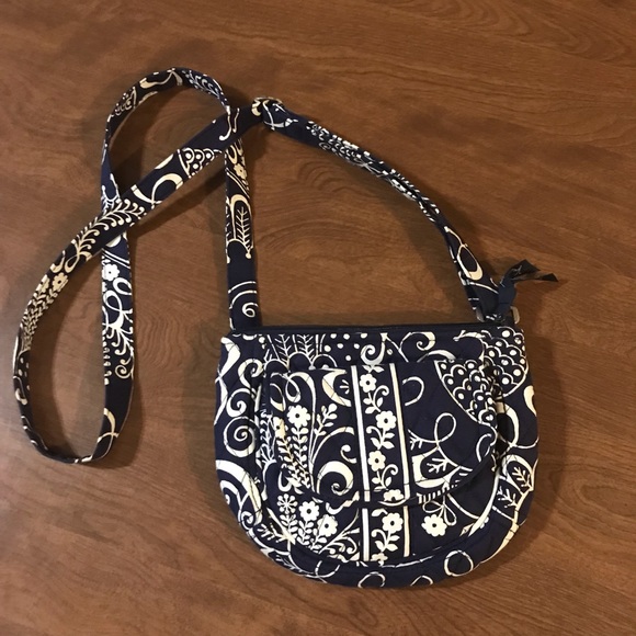 Vera Bradley Handbags - Vera Bradley crossbody